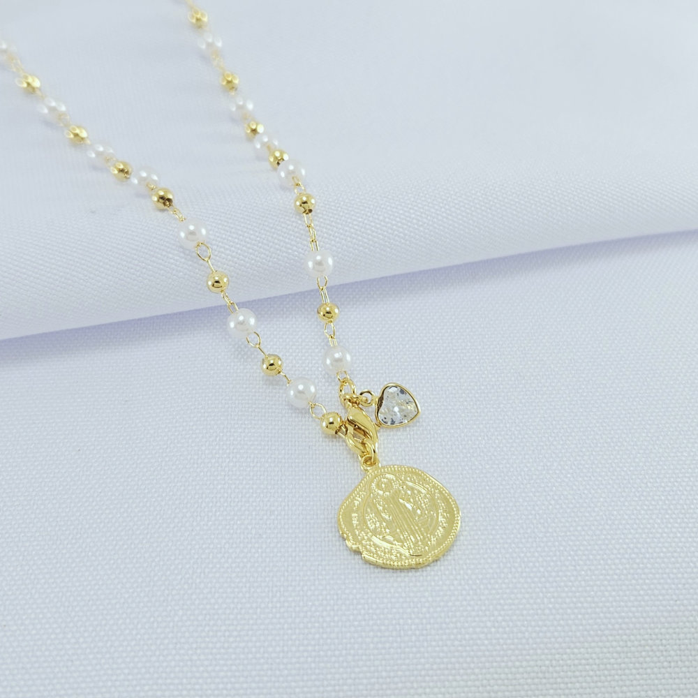 Gargantilha pérolas com medalha de São Bento