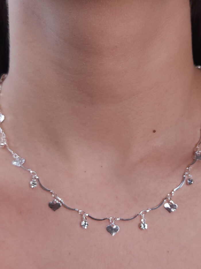 Gargantilha choker caninho coração com ponto de luz