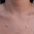 Gargantilha longuinho com trevos pérolados