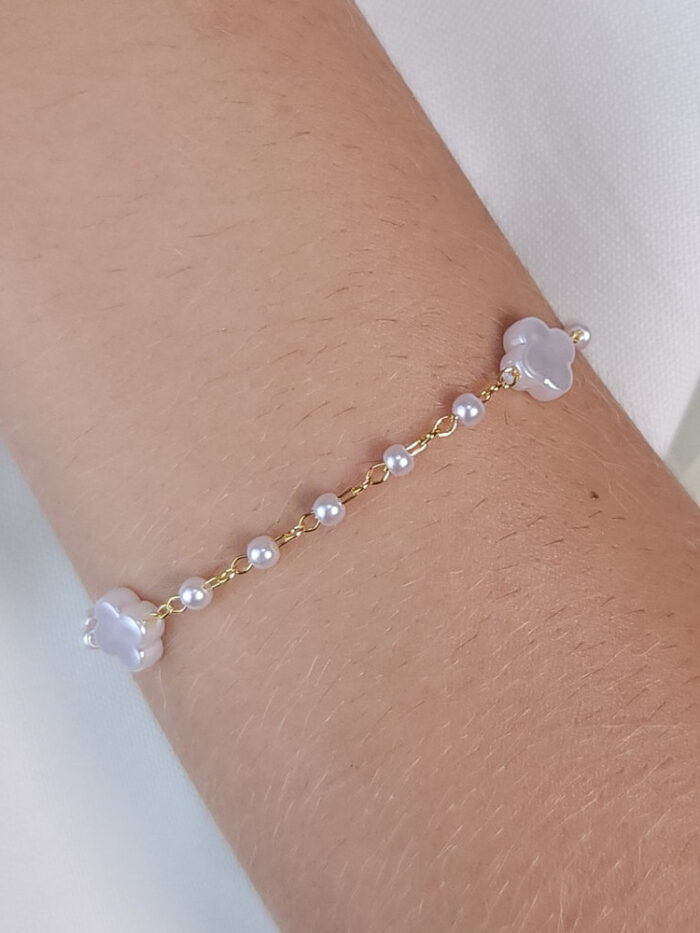 Pulseira com pérolas e trevo perolado