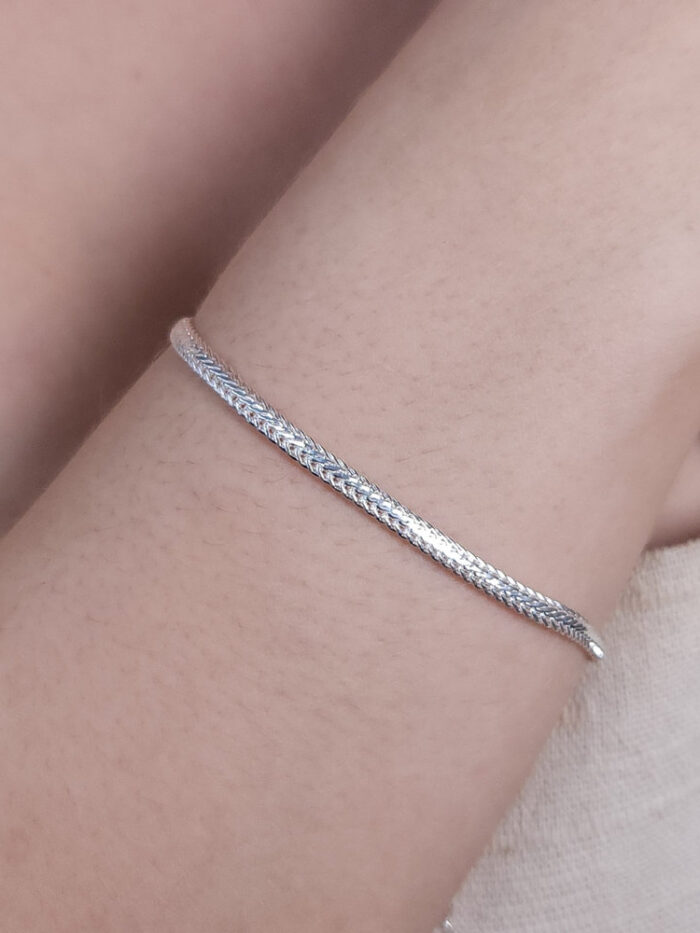 Pulseira malha entrelaçada