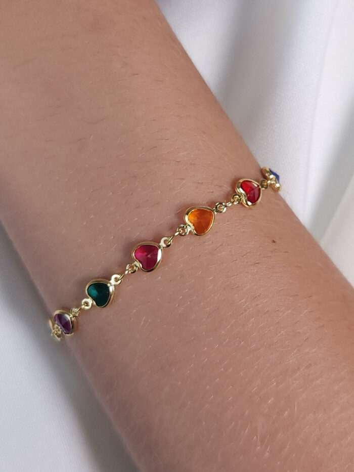 Pulseira com pedras coloridas formato coração
