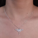 Gargantilha libélula detalhe cravejado