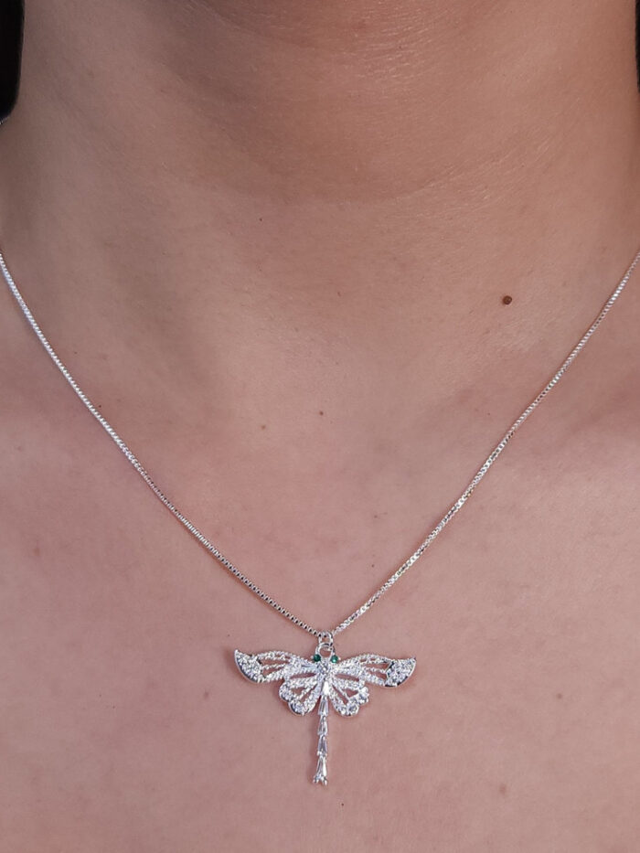 Gargantilha libélula detalhe cravejado