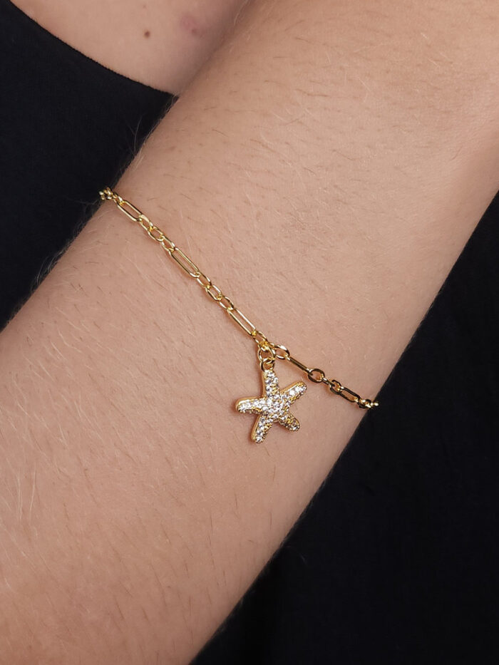 Pulseira detalhe estrela do mar cravejada