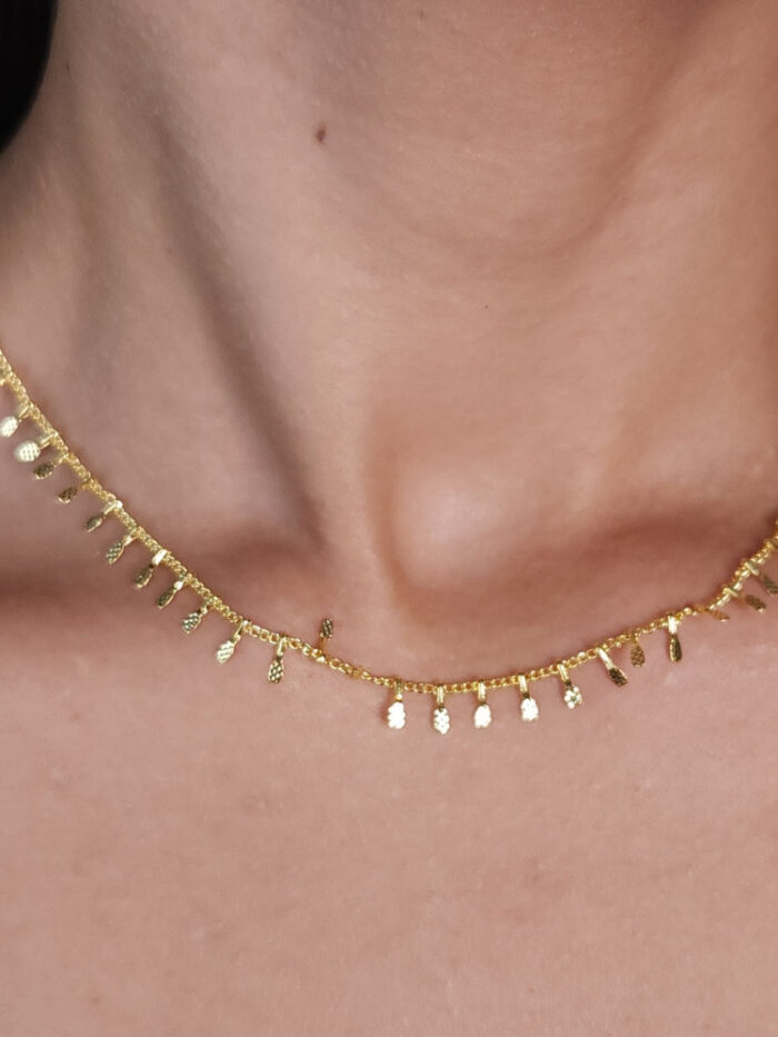 Gargantilha choker estilo caninhos martelado