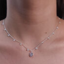 Gargantilha pontos de luz e coração pêndulo