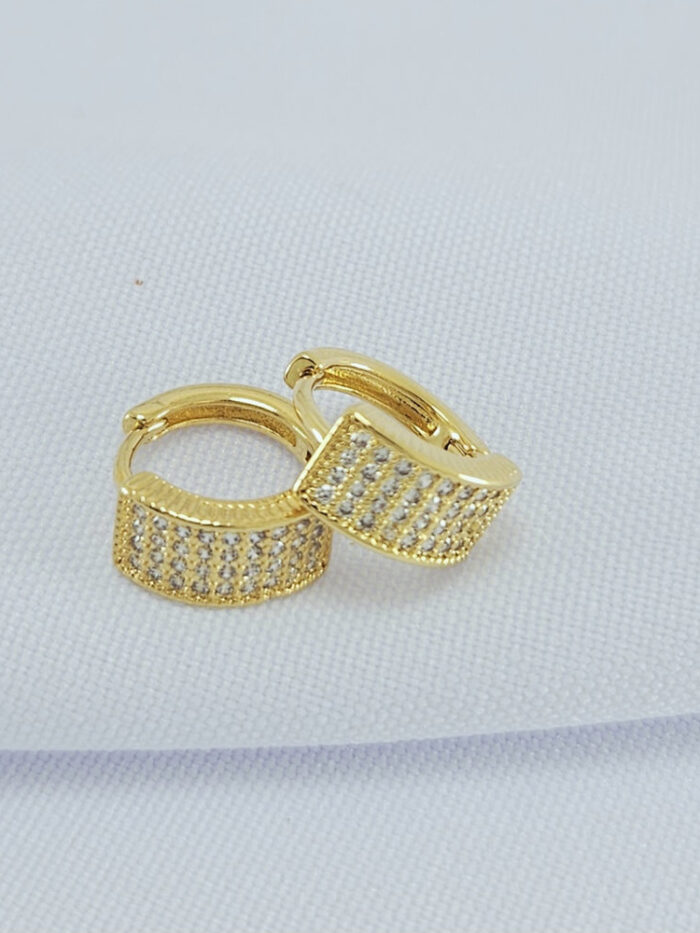 Argola faixa quadrada cravejada