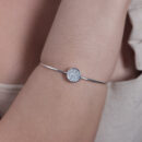 Bracelete fio círculo cravejado com borda prateada