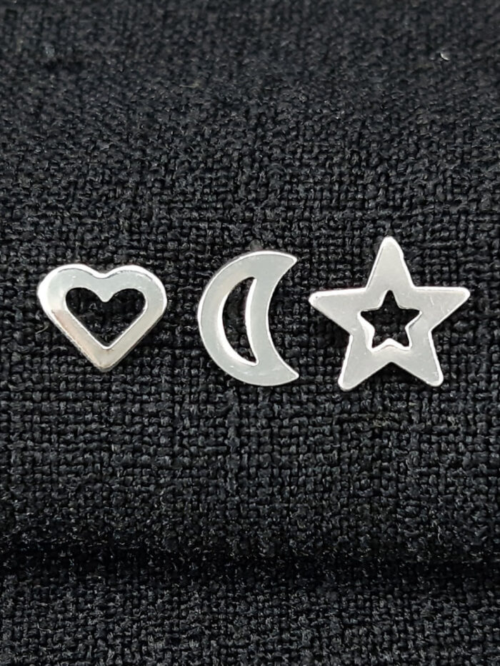 Brinco trio coração com lua e estrela vazado