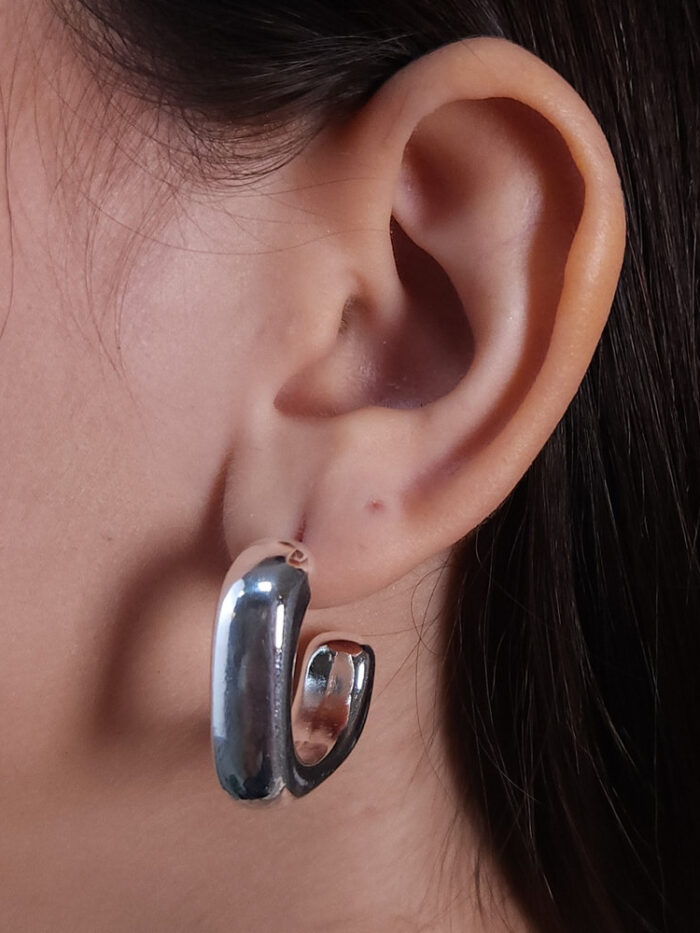 Argola quadrada boleada