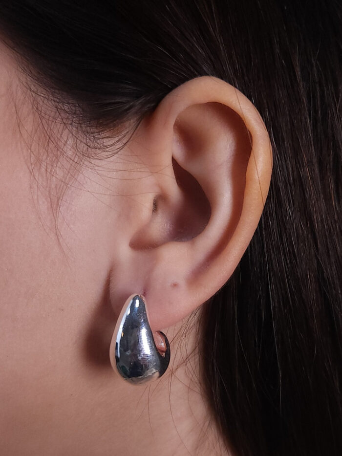 Brinco boleado gota liso