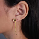 Brinco bola dourada com fios