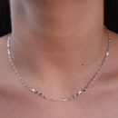 Gargantilha choker elos detalhe ondulado