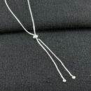 Gargantilha gravatinha detalhe bola prateada