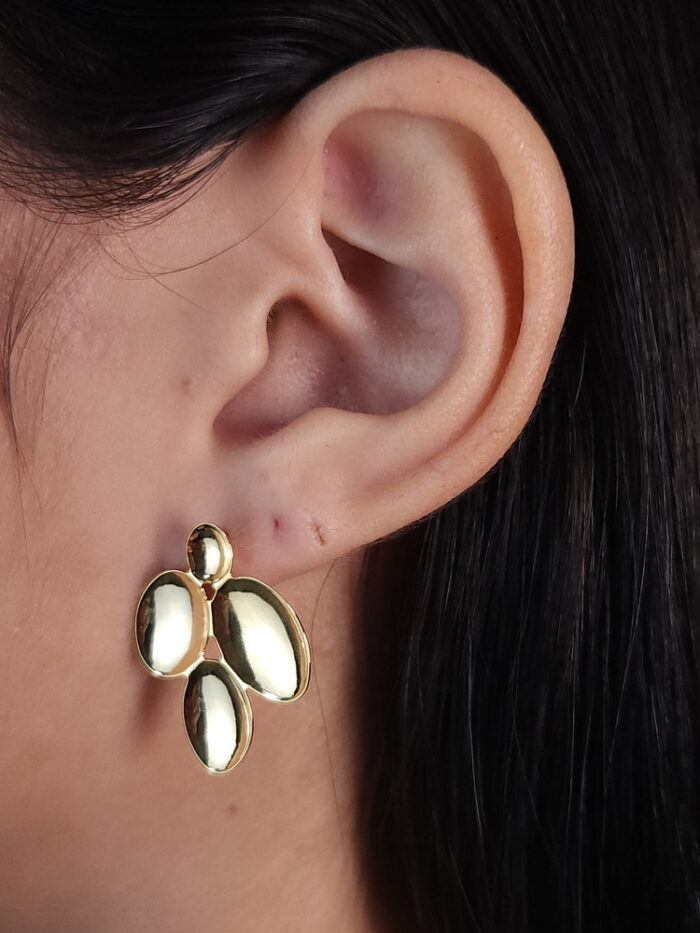 Brinco oval base lisa