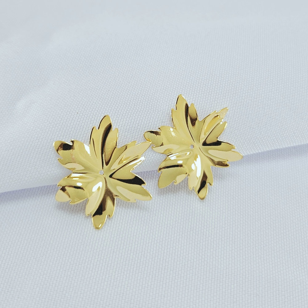 Brinco flor chapeada