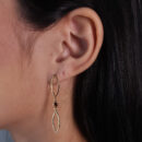 Brinco elos ovais pêndulo detalhe ponto de luz