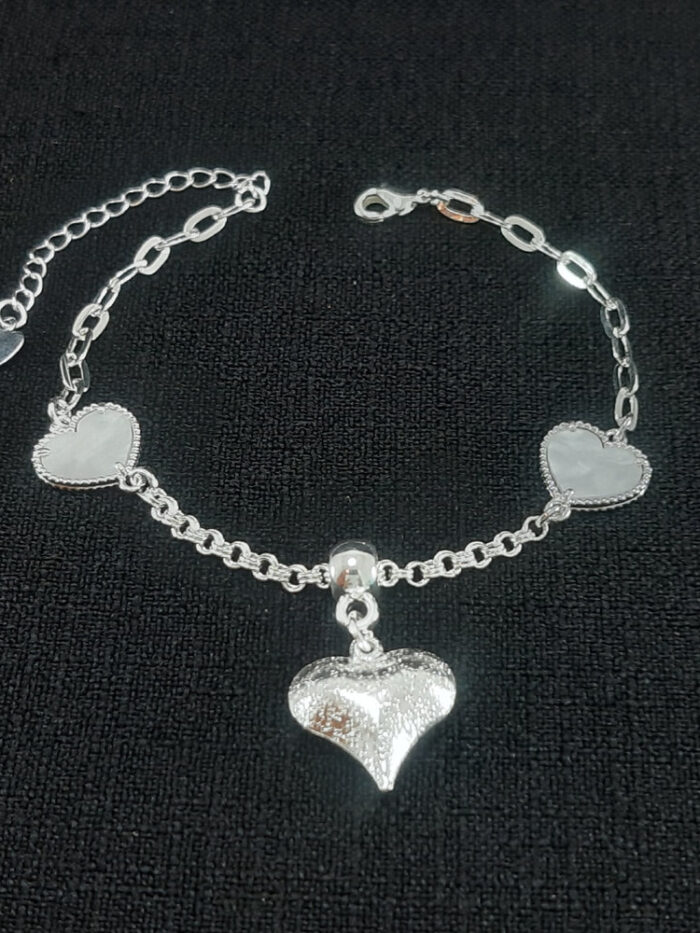 Pulseira coração esmaltado detalhe fosco