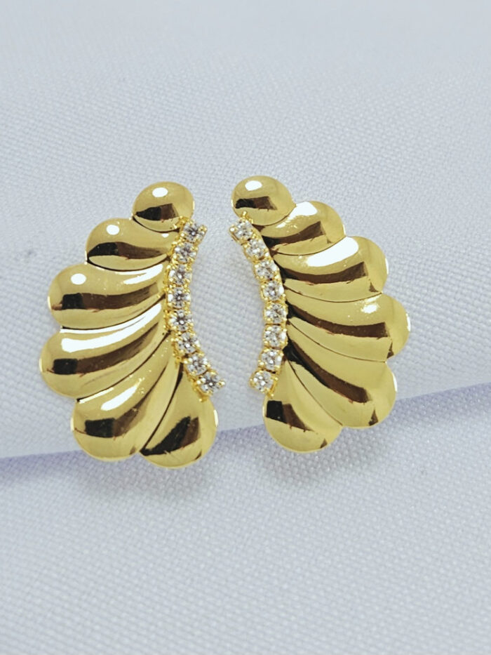 Brincos ondas com fio cravejado