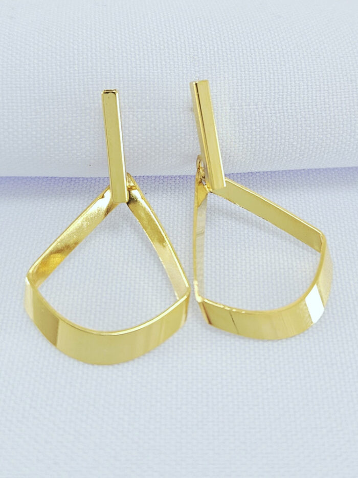 Brinco triangular pêndulo liso