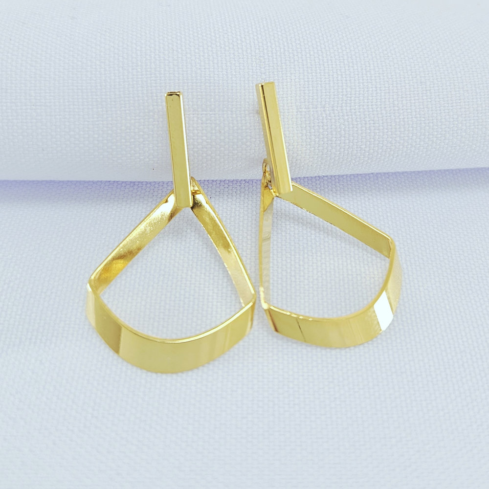 Brinco triangular pêndulo liso