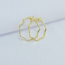 Argola fechada formato flor