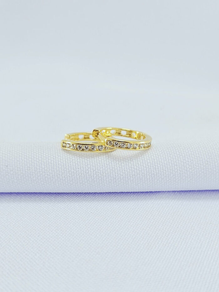 Argola faixa cravejada