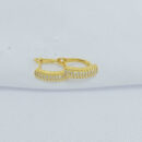 Brinco argola faixa cravejada borda detalhada