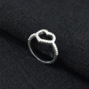 Anel coração vazado fio cravejado