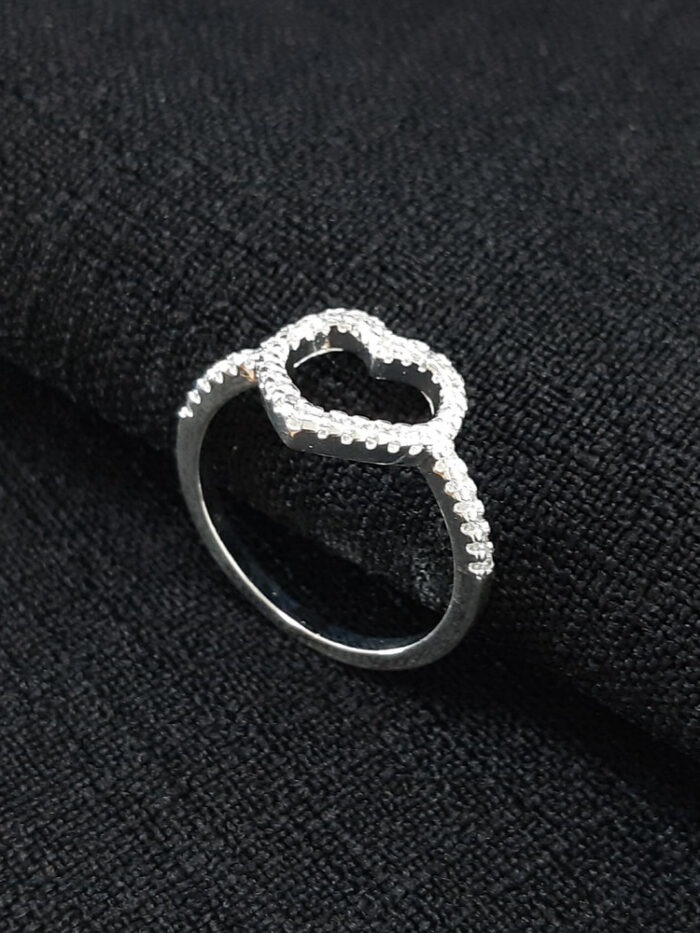 Anel coração vazado fio cravejado