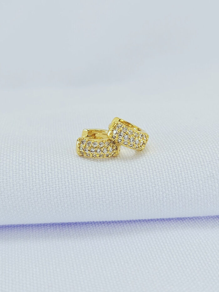 Argolinha frente cravejada