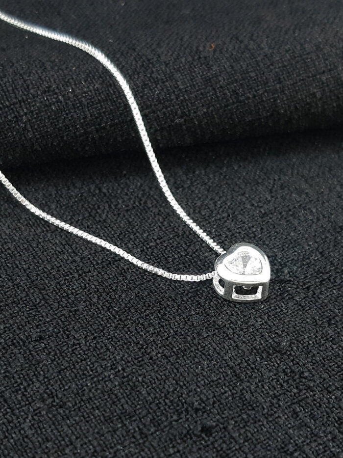 Gargantilha pedra cristal formato coração