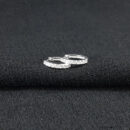 Brinco argola fio cravejado