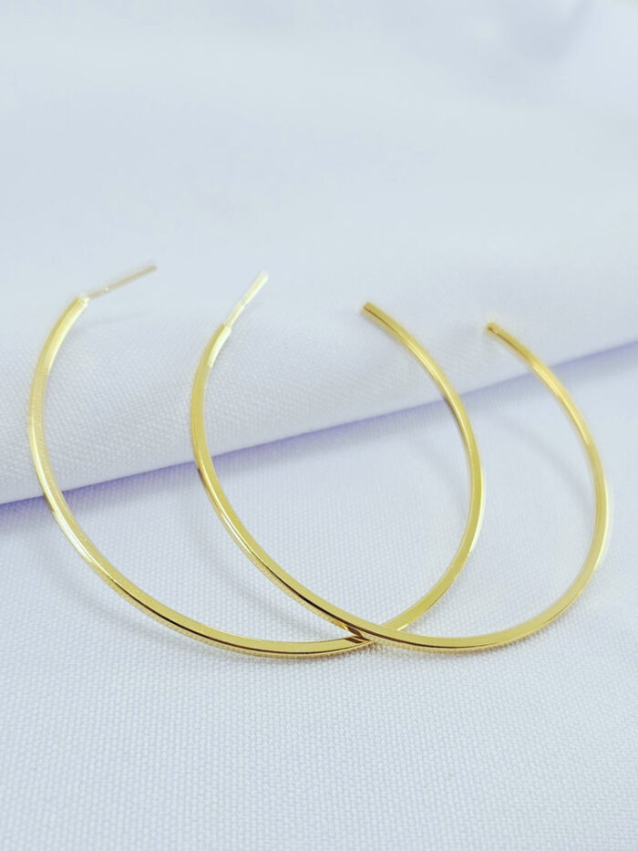 Argola fio quadrado liso