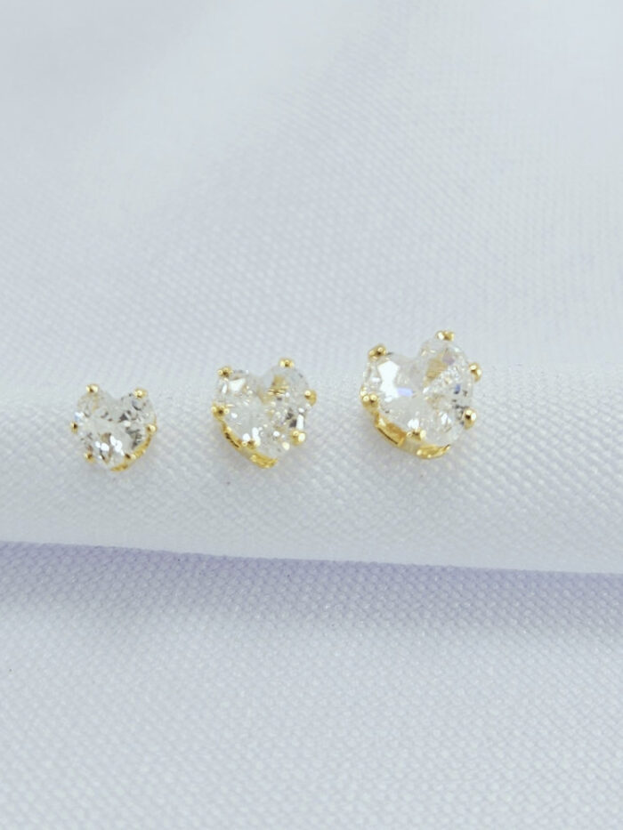 Trio de brincos formato coração