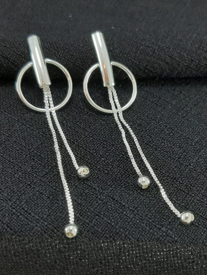 Brinco base lisa com círculo fio veneziana