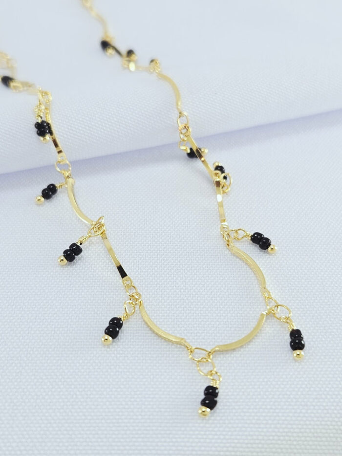 Gargantilha choker pêndulo bolinhas pretas
