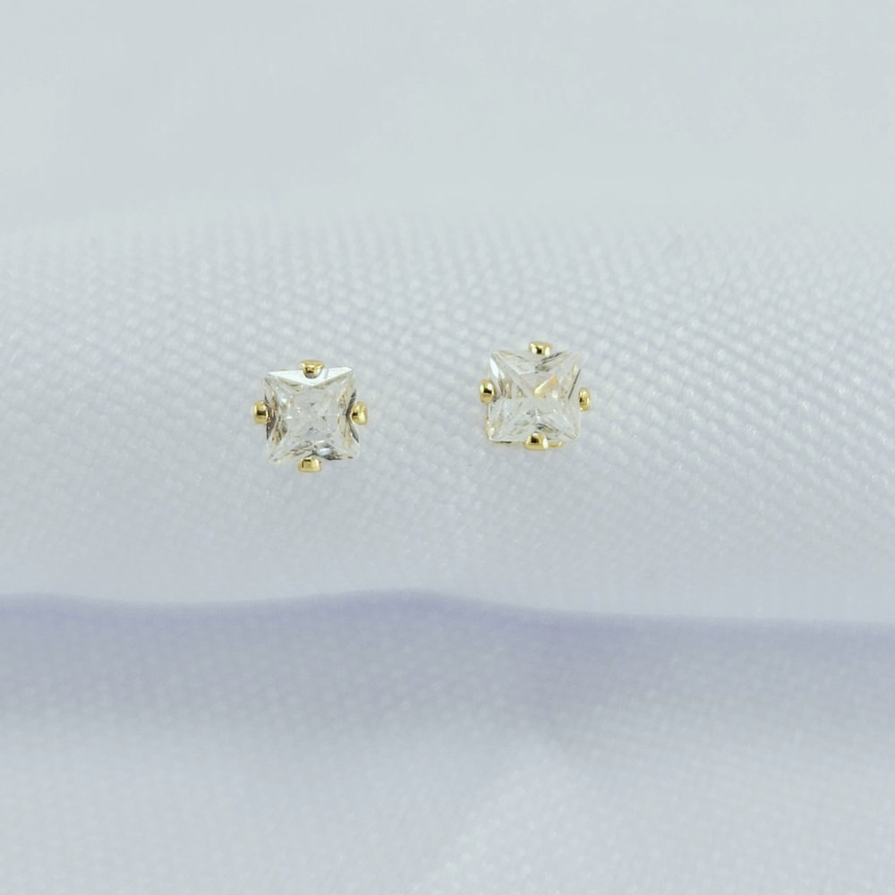 Brinco ponto de luz cristal quadrado