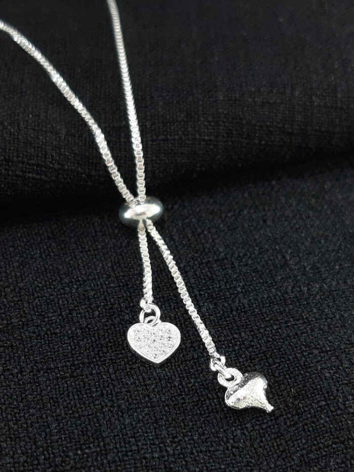 Gargantilha gravatinha com coração cravejado