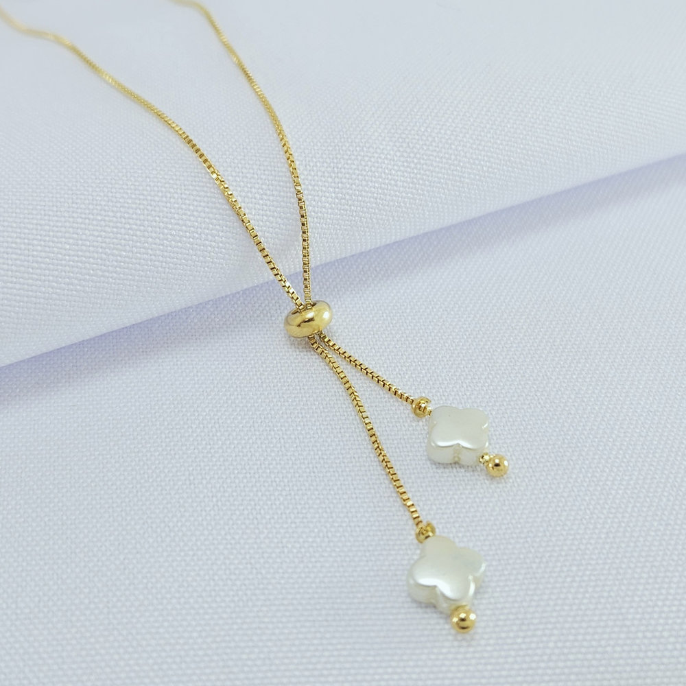 Gargantilha gravatinha trevo branco