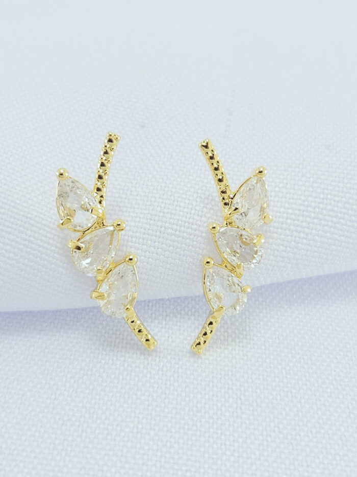 Brinco curvado gotas cristal