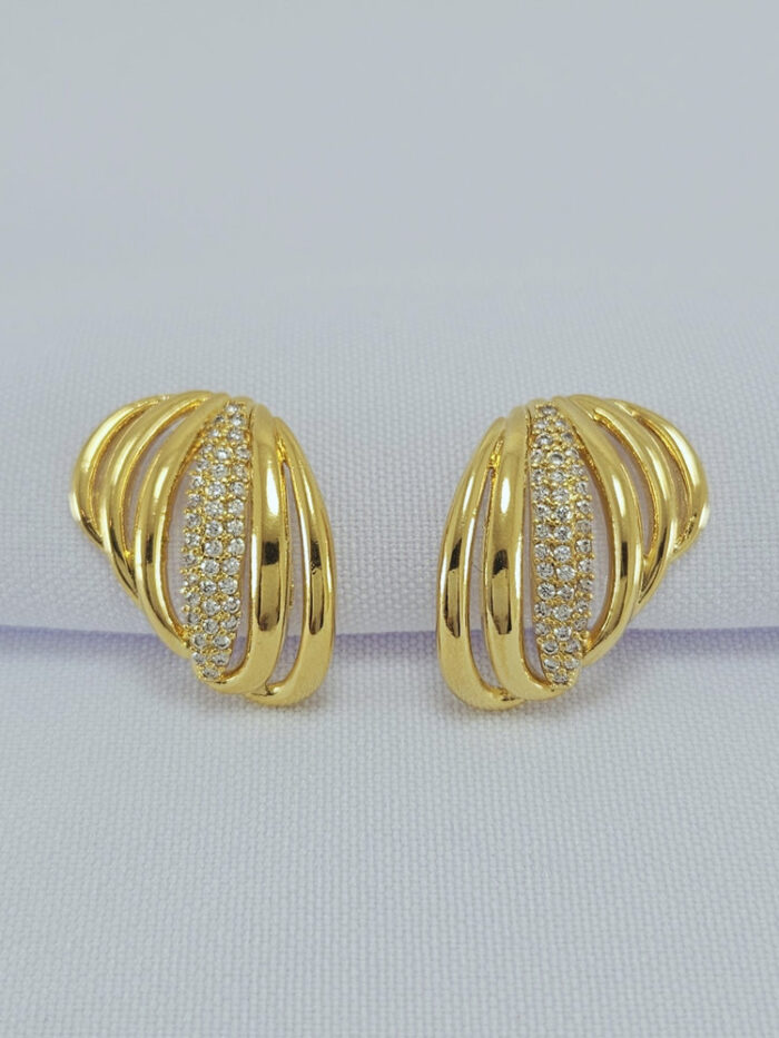 Brinco 6 fios detalhe cravejado em zircônia