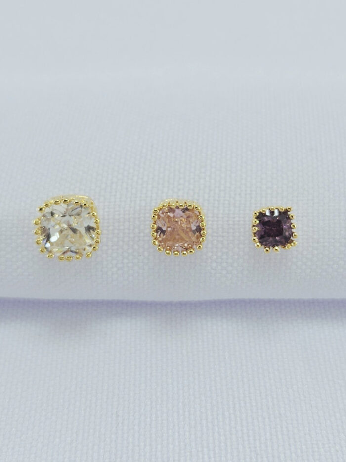 Trio de brincos sortidos borda detalhada