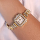 Relógio quadrado detalhe em pedra baguete cristal