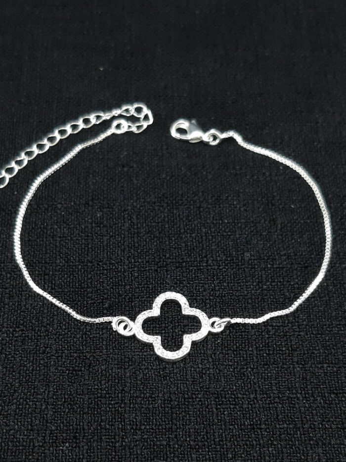 Pulseira veneziana detalhe trevo cravejado