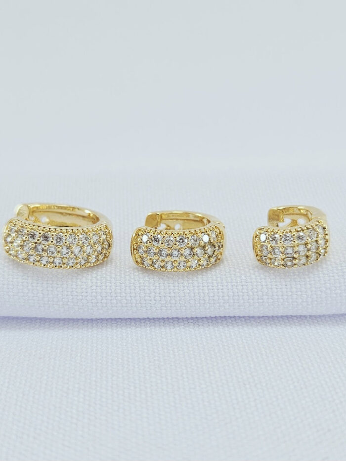 Trio de argolas boleado frente cravejado