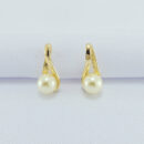 Brinco fio ondulado com pérola