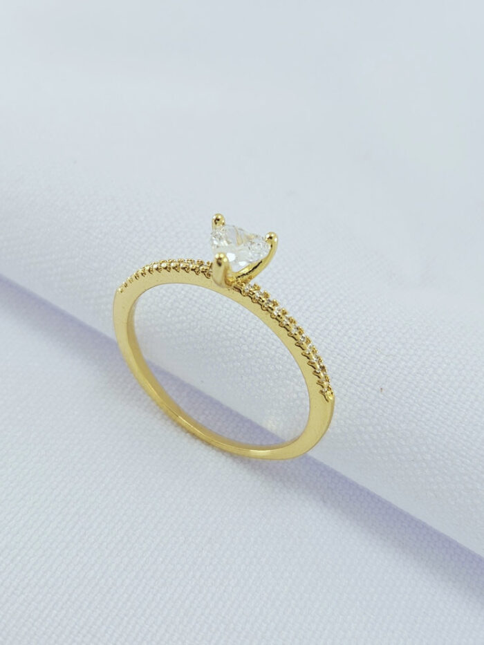 Anel pedra cristal formato coração