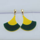 Brinco base dourada leque pêndulo